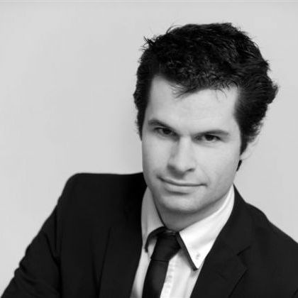 Ed - Close Up Magician