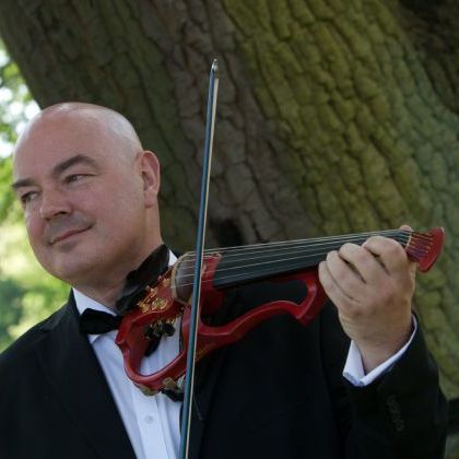 Pete - Violinist