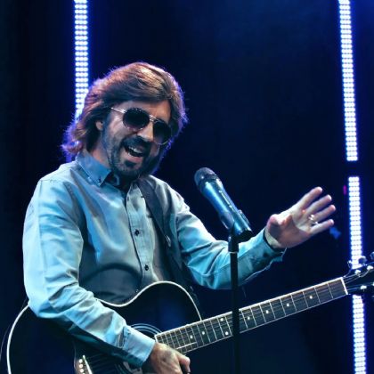 Stayin Alive A Tribute To The Bee Gees