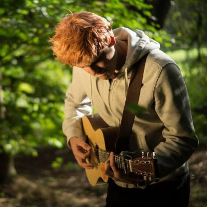 Tribute To Ed Sheeran By De