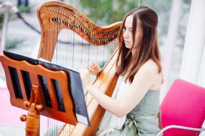 Susan - Harpist